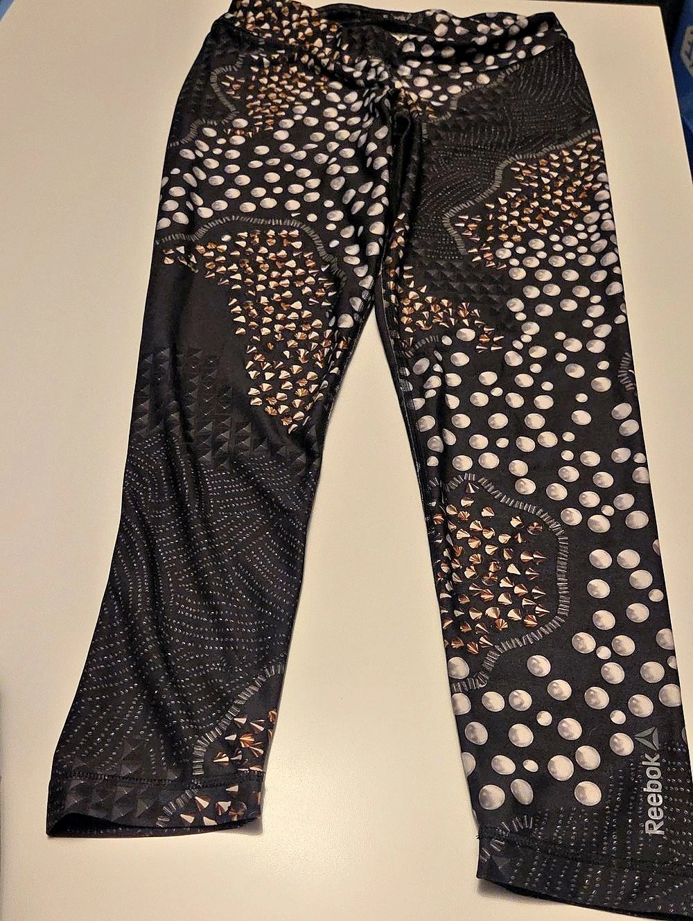 Reebok Geometric Athletic Leggings in Black & Gold Large Like New